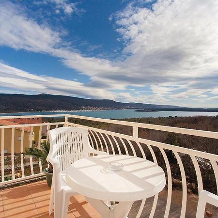 Stunning Apartment In Kornic With House Sea View Екстериор снимка