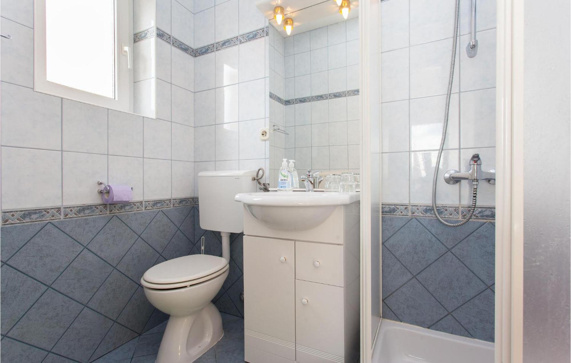 Stunning Apartment In Kornic With House Sea View Екстериор снимка